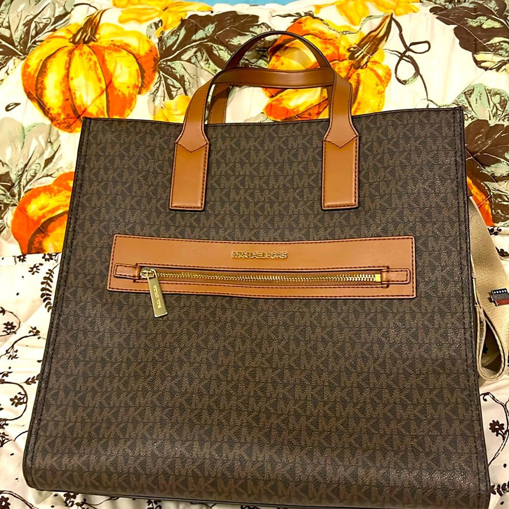 Large brown signature, Michael Kors tote